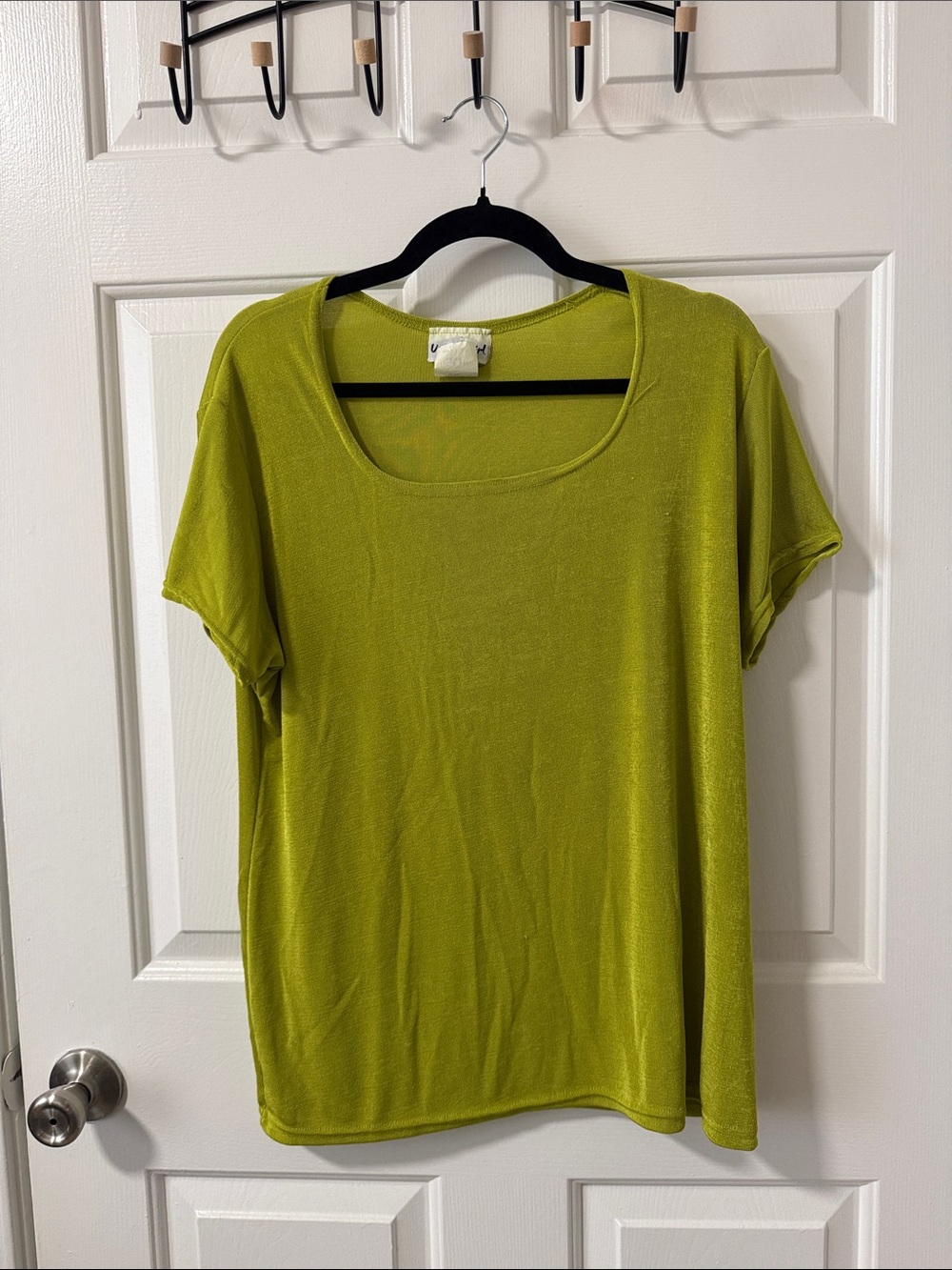 Vintage Uptown Girl Women’s Short Sleeve Scoop Neck Top - Lime Green
